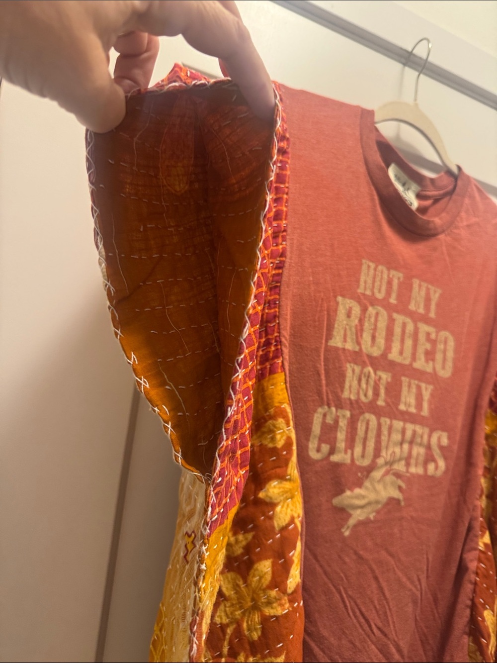 💃🏼 Upcycled Not My Rodeo Not My Clowns Graphic Tee w Kantha Sleeves. S-2x. - Picture 3 of 5